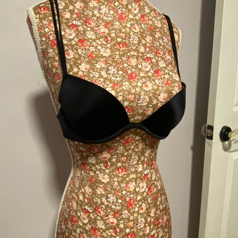 Pink Victoria’s Secret Black Bra with Molded Cups and Underwire